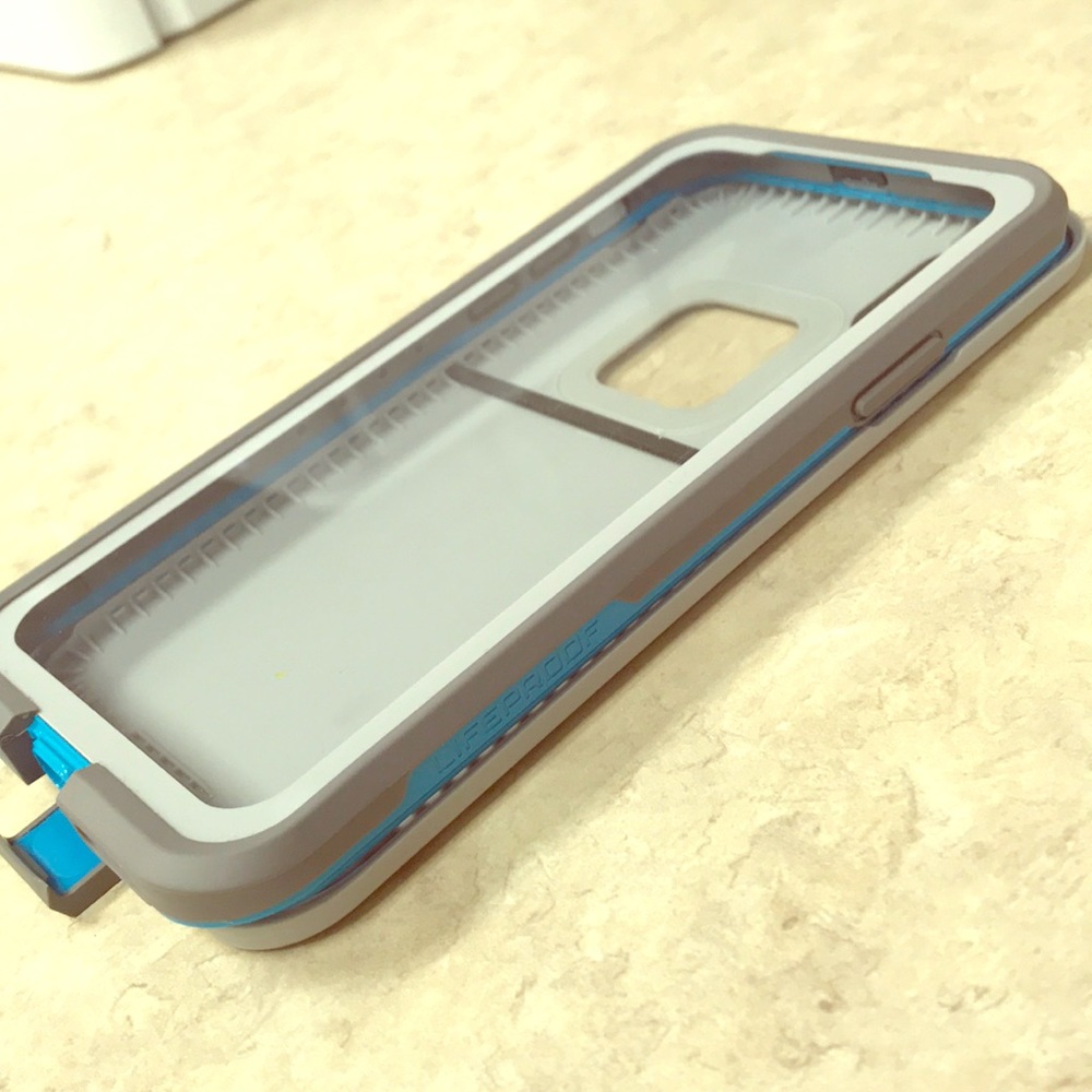 Lifeproof FRĒ Case for iPhone XS